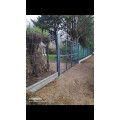 Installation de clôture rigide, portails et portillons